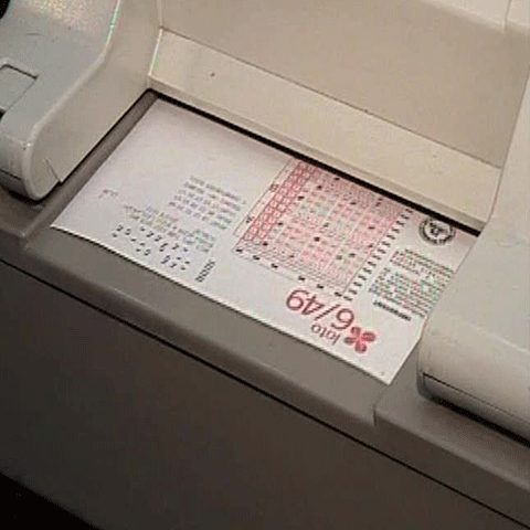 Premiul la Loto 6/49 de joi seară nu a fost câştigat. Vezi numerele extrase