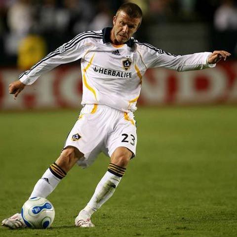 VIDEO / David Beckham nu şi-a pierdut precizia şutului! Vezi aici o execuţie senzaţională