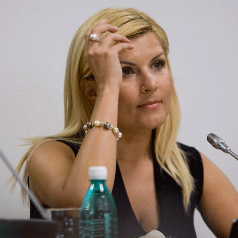 Şcolile de vară ale partidelor, prilej de atacuri politice: "Udrea număra chiloţii salvamarilor"