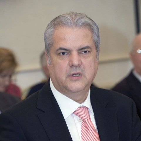 Năstase: Mi se pare jenant să îl aud pe Emil Boc, comparat cu Ştefan cel Mare, vorbind despre reformă