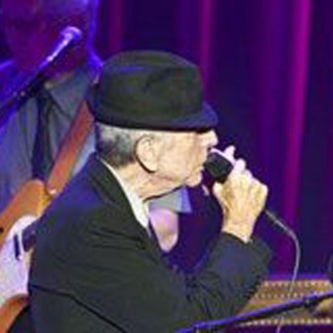 Ignorând criza, show-biz-ul s-a băgat în priză