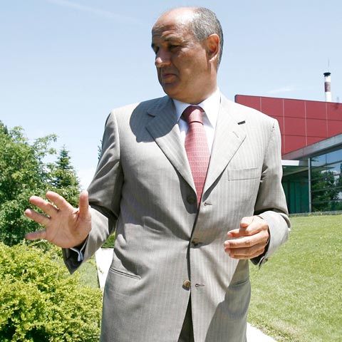 Copos anunţă că nu va renunţa niciodată la fotbal deşi este afectat de criză 