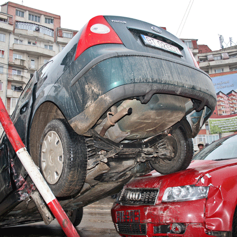 În fiecare zi, opt români mor în accidente rutiere