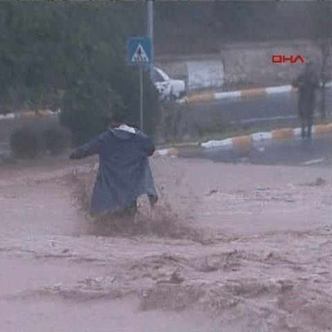 Cel puţin 30 de morţi, în inundaţiile din nord-vestul Turciei