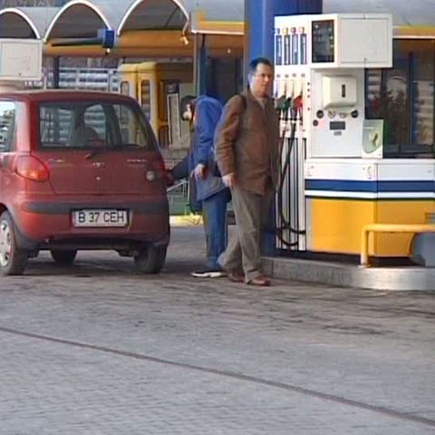 Şi Rompetrol ieftineşte carburanţii