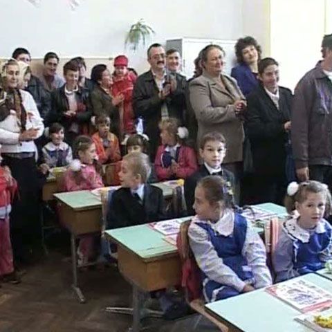 FEN cere profesorilor să nu se prezinte la clasă în prima zi de şcoală. Cum comentaţi?