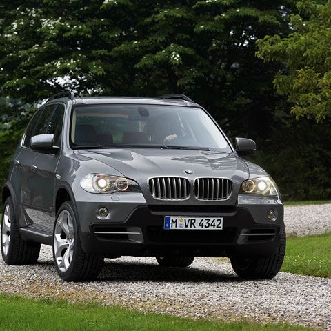 BMW X5, cea mai furată maşină după Logan