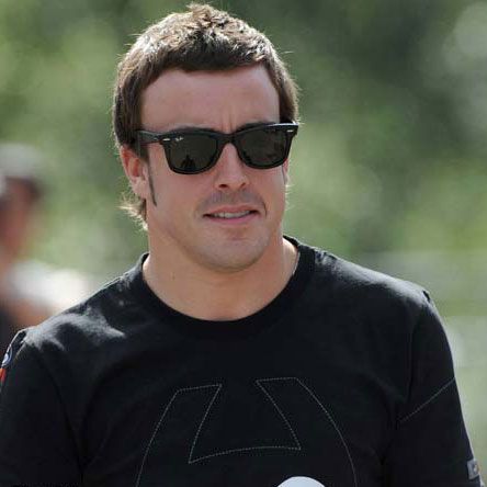 Alonso îşi trimite sponsorii la Ferrari