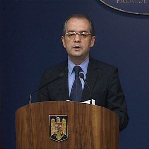 Guvernul s-a reunit pentru a adopta forma finală a legilor pe care îşi asumă răspunderea