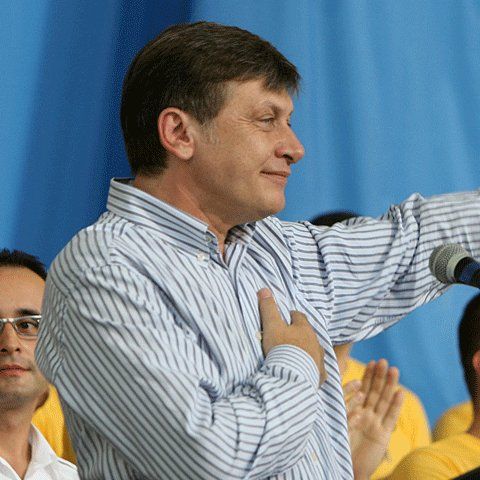 Crin Antonescu: Domnul Băsescu s-a jucat cu această ţară