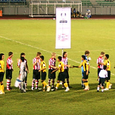 Federaţia Suedeză de Fotbal le recomandă jucătorilor să evite să mai dea mâna cu adversarii! Vezi aici de ce