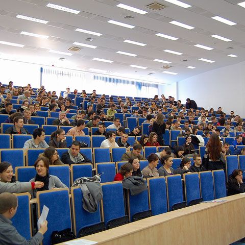 EXCLUSIV REALITATEA.NET: Rectorii universităţilor de stat din România au averi de miliarde de lei