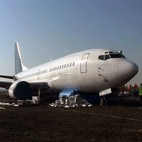 Pasagerii francofoni ai unui avion irlandez, anunţaţi din greşeală că vor ateriza de urgenţă