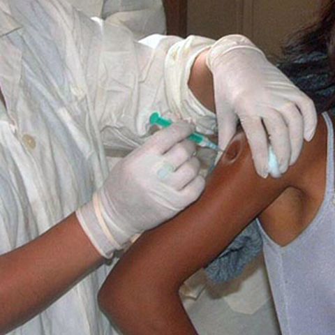 Ministrul Sănătăţii a anunţat că a oprit campania de vaccinare împotriva HPV