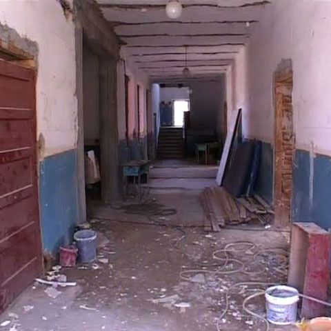 Cu câteva zile înainte de începerea noului an şcolar zeci de şcoli nu au obţinut autorizaţie de funcţionare