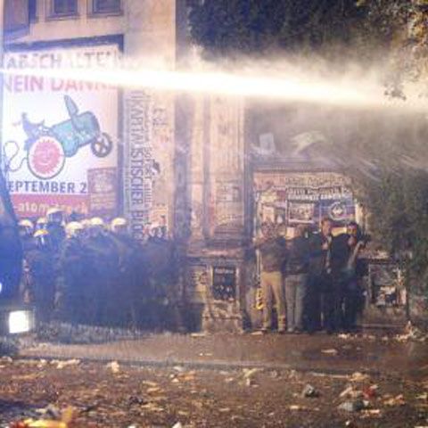 Germania - Noi confruntări între militanţii de stânga şi poliţie