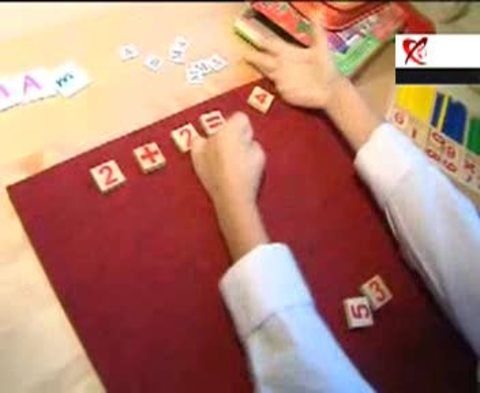 O organizaţie de adolescenţi britanici strânge bani pentru a ajuta copii cu dizabilităţi din România