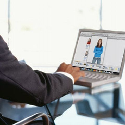 Tot mai mulţi adolescenţi din Suedia se prostituează pe internet, potrivit unui studiu