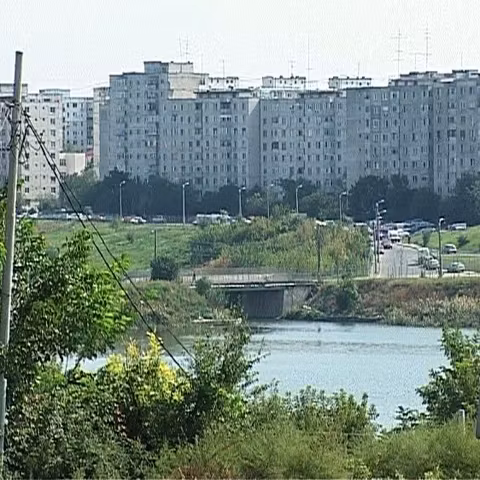 Podul de legătură între Colentina şi Pantelimon, rămas în paragină după schimbarea primarului