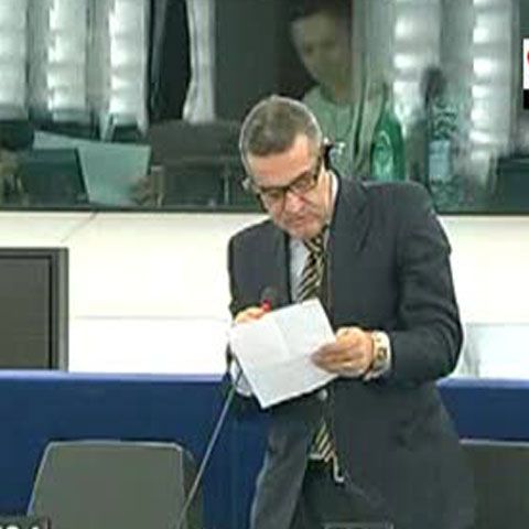 Gigi Becali l-a sfătuit pe Barroso, în PE, să se roage la Dumnezeu pentru a primi înţelepciune precum Solomon. VEZI VIDEO