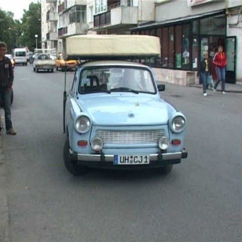 Şase tineri din Germania au plecat cu Trabanturile în vacanţă prin Europa