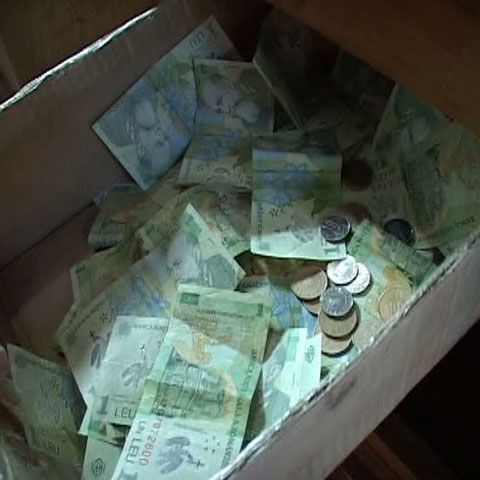 Preoţii sunt supăraţi pentru că enoriaşii se roagă la Dumnezeu, dar uită să mai facă donaţii