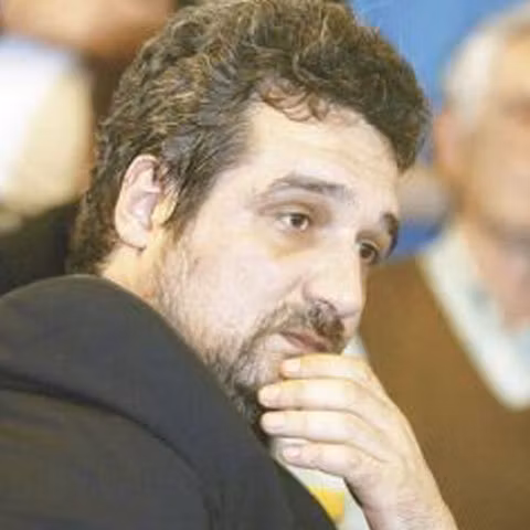 S. Lăzăroiu: Băsescu îşi poate anunţa candidatura cel târziu spre 22 octombrie