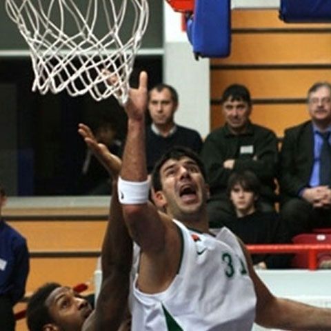 Baschetbalistul Virgil Stănescu a semnat cu CSA Steaua Club Turabo Bucureşti