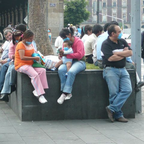 Studenţii de la o universitate din Austria nu mai au voie să se sărute, de frica gripei porcine