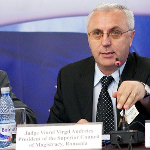  Membrii CSM au votat pentru recomandarea suspendării protestelor de către magistraţi