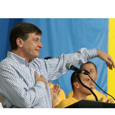 Antonescu despre o eventuală împăcare politică între el şi Băsescu: Să nu spui niciodată niciodată!