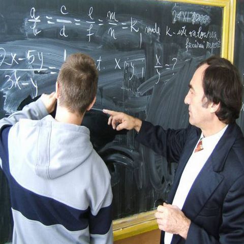 4.500 de suplinitori şi 450 de profesori necalificaţi predau în şcolile din Bucureşti 