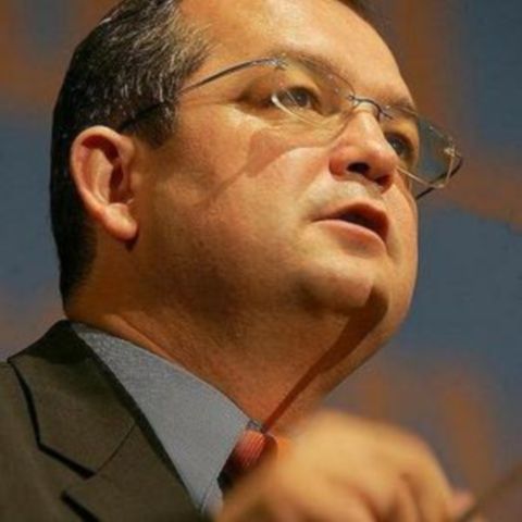 Guvernul a modificat legile Educaţiei după ce şi le-a asumat în Parlament. Cum comentaţi? 