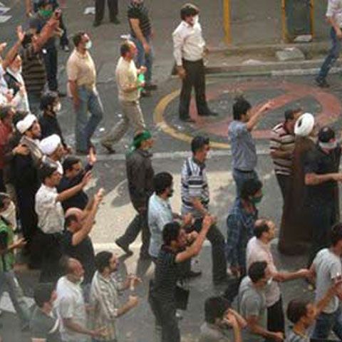 Opoziţia, reprimată cu bastoane la Teheran - Vezi Video