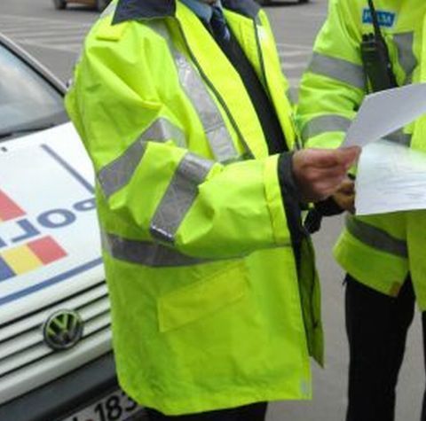 Control de amploare pe autostrada Bucureşti-Piteşti: Un şofer a fost surprins cu 215 km pe oră