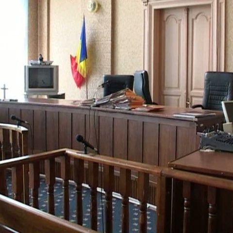 Justiţie paralizată: 12 curţi de apel şi 35 de tribunale au decis continuarea protestelor
