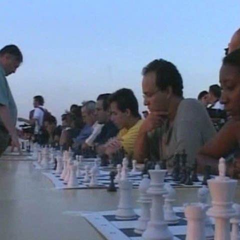 Legendarii şahişti Kasparov şi Karpov s-au întâlnit după 25 de ani