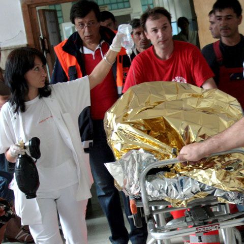 Un copil de 13 ani din Argeş a fost incendiat în joacă de un adolescent