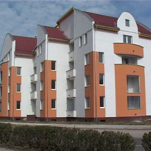 Un bloc ANL din Zlatna nu este locuit pentru că nu este racordat la utilităţi 