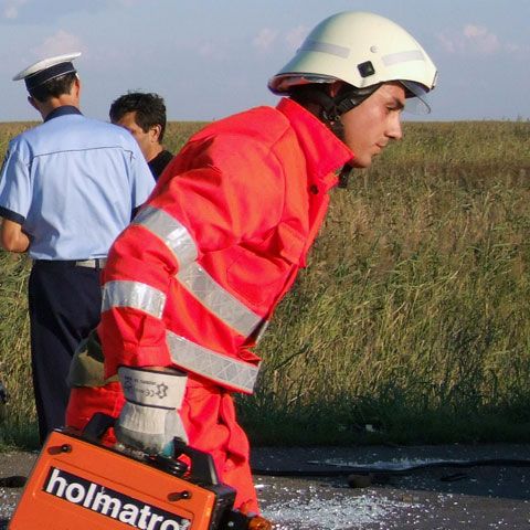 Grav accident de circulaţie la ieşirea din Zalău: 13 persoane au ajuns la spital