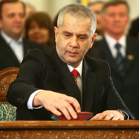 Deputaţii au adoptat raportul comisiei Nemirschi