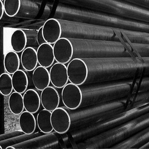 Un muncitor din Baia Mare a fost rănit de o ţeavă de mari dimensiuni care a căzut peste el