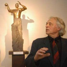 S-a ales modelul statuii lui Marian Cozma