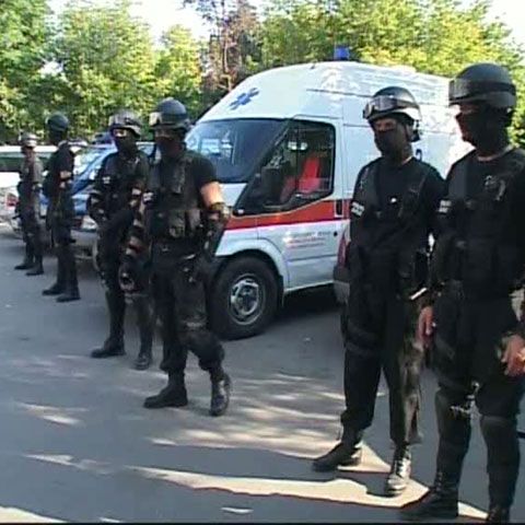 20 de persoane au fost reţinute în Săcele sub acuzaţia de spargeri de societăţi comerciale