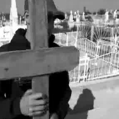 Costel, profanatorul de morminte - ATENŢIE, IMAGINI ŞOCANTE!