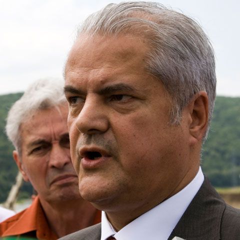 Năstase: Excluderea lui Mitrea din PSD, înainte de campania electorală, nu este o soluţie
