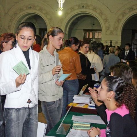 Peste 2.000 de slujbe la bursa locurilor de muncă din Bucureşti