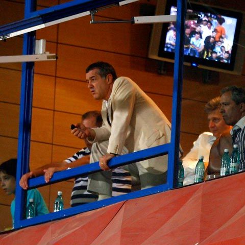 Becali: "Dacă o să dau Steaua fanilor, se va alege praful! Echipa costă 500.000 de euro pe lună"