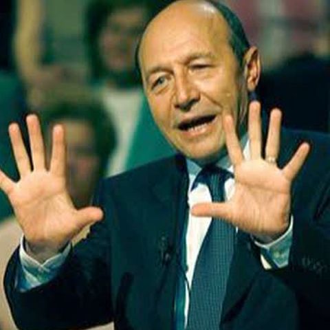 Cotidianul: Dintr-o mişcare de timonă cad 171 de parlamentari 