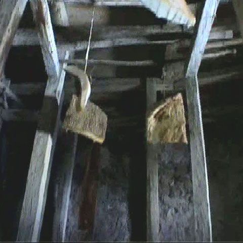 Turnul Slăninilor se află în localitatea Gârbova din judeţul Alba 